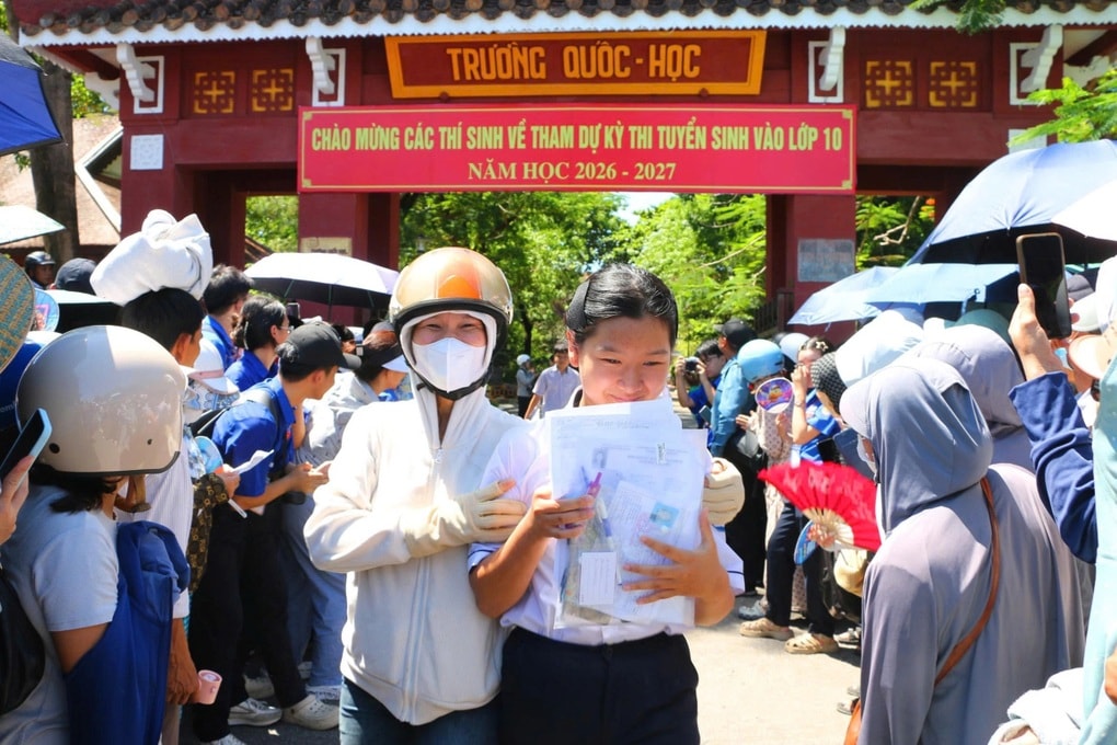 Điểm chuẩn vào lớp 10 các trường ở Huế tăng cao hơn so với năm trước - 1