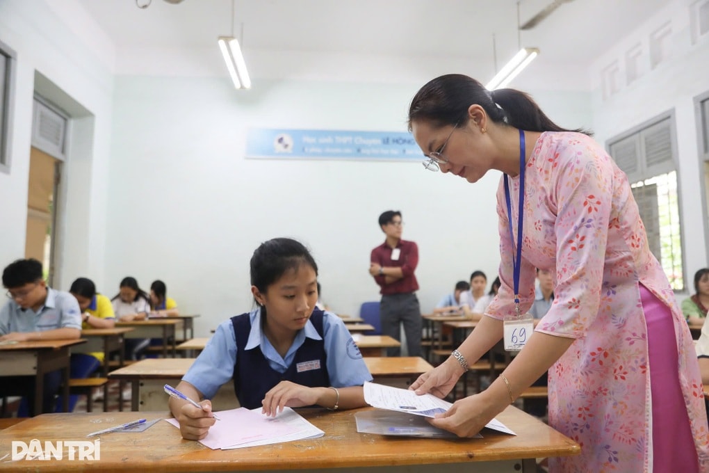 Điểm toán thi lớp 10 ở TPHCM tăng mạnh, tập trung từ 5,5 đến 7,5 - 1