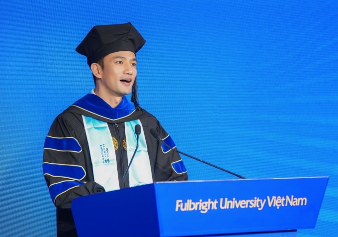 Ông Marc Woo, Tổng Giám đốc Google Việt Nam, chia sẻ tại lễ tốt nghiệp Đại học Fulbright Việt Nam, ngày 13/6. Ảnh: FUV