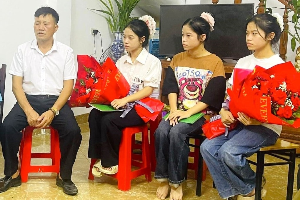 Gia đình có 3 con gái sinh 3 cùng đỗ trường chuyên danh tiếng - 2