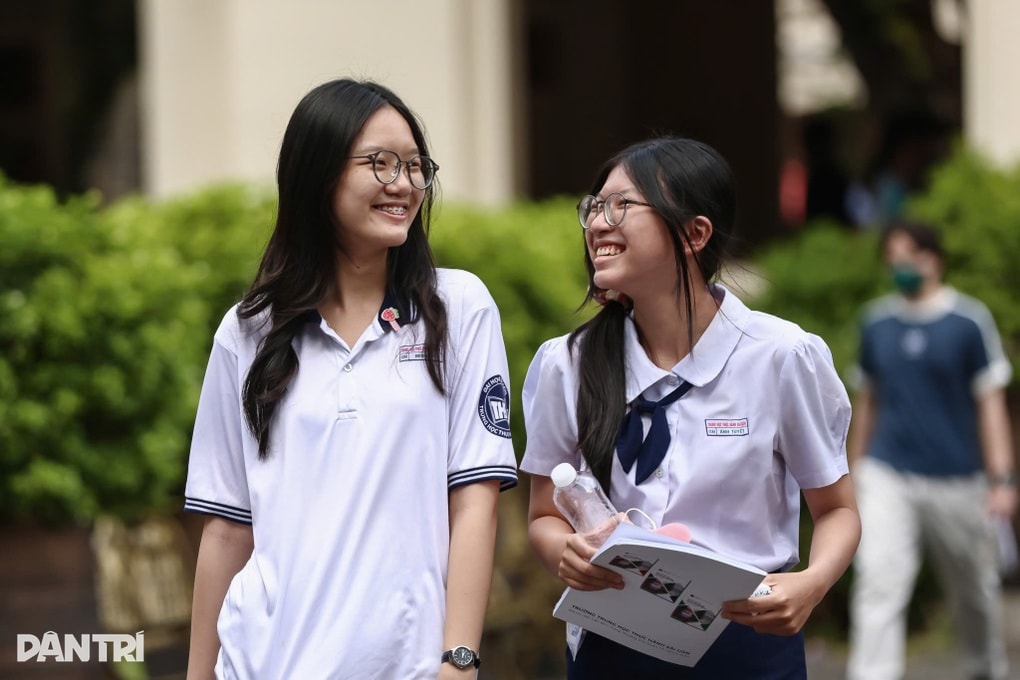 Đề thi tiếng Anh tốt nghiệp THPT có đang “đánh đố”, làm khó thí sinh? - 1