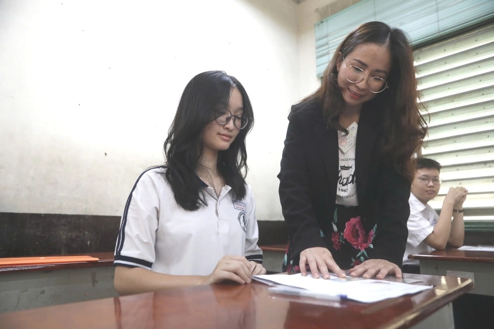 Xuất hiện 9,25 điểm ngữ văn lớp 10 TPHCM, nhiều bài đạt điểm giỏi - 1