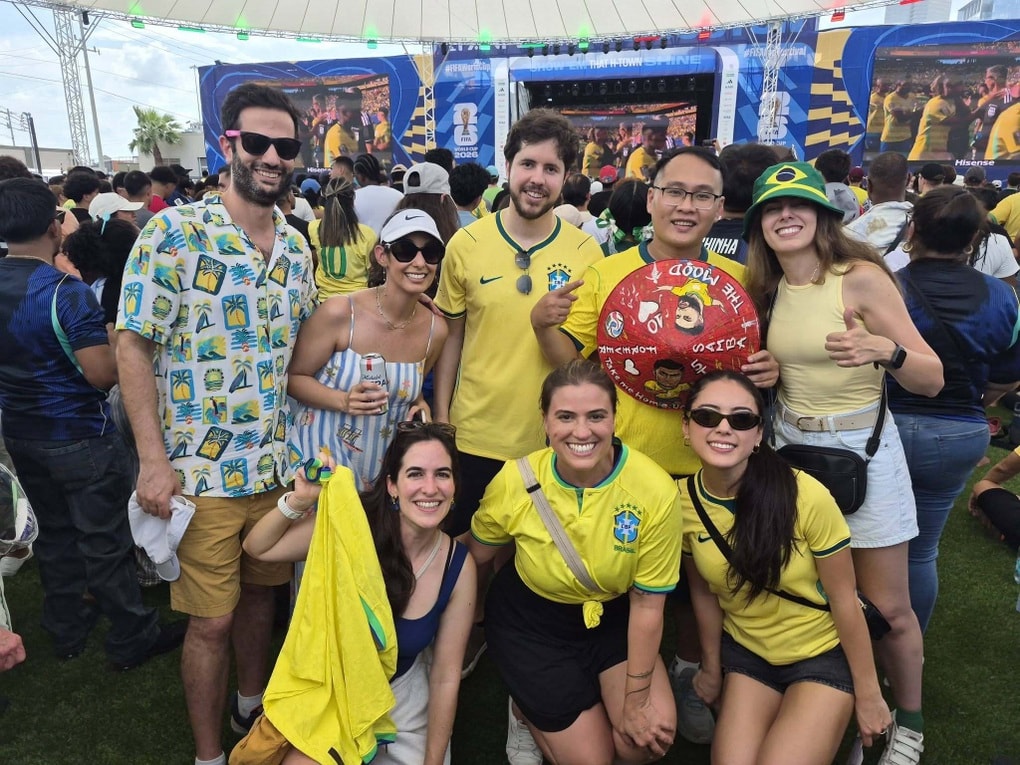 Cô gái Hà Nội chi 250 triệu xem World Cup, choáng với máy lạnh phủ kín sân - 3