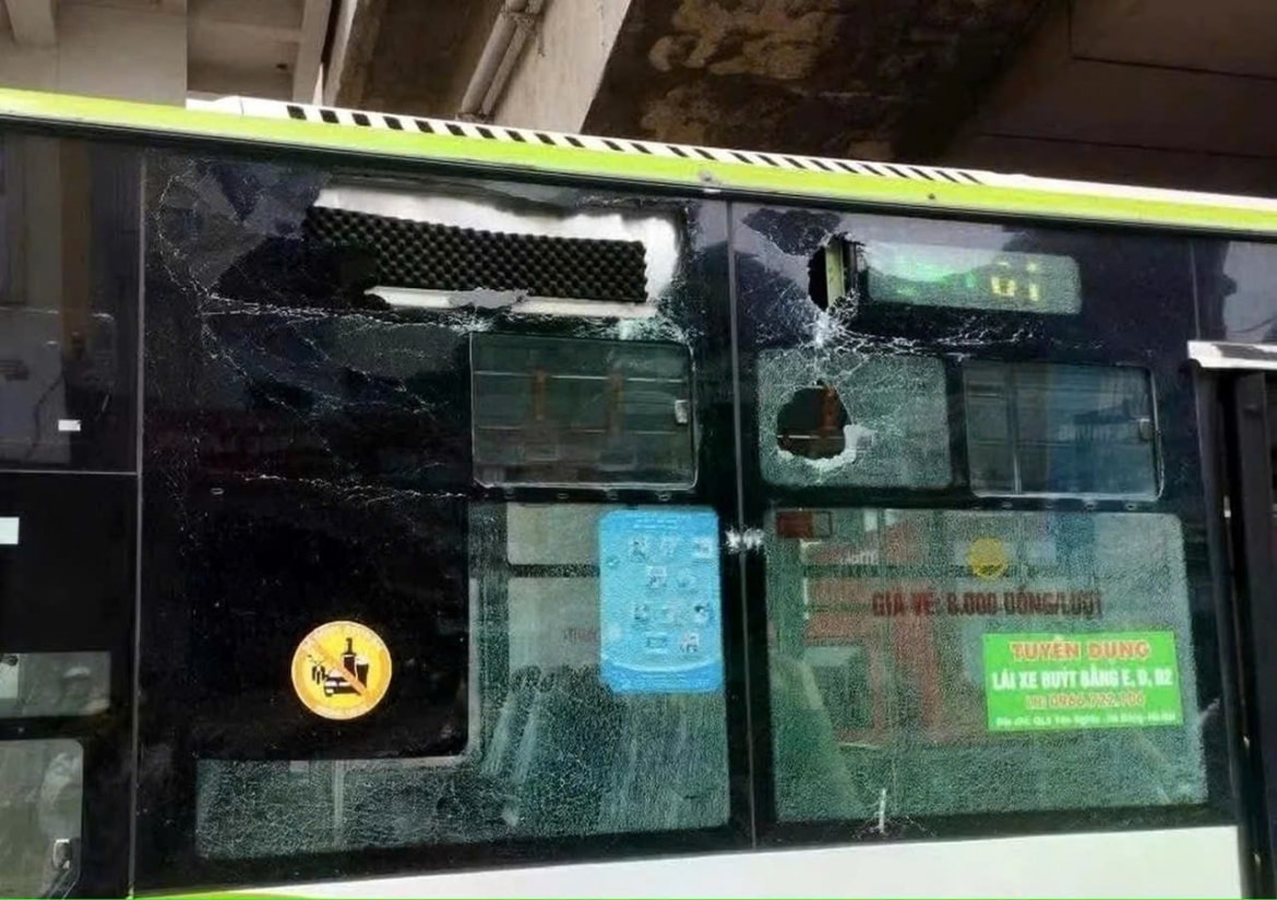 vua roi vo kinh xe buyt brt, ha noi ra soat toan tuyen metro cat linh - ha Dong hinh anh 1