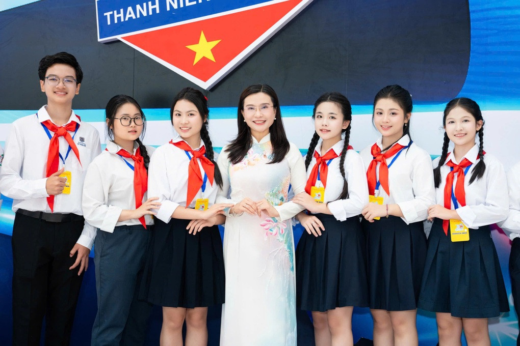Nam sinh gây sốt tại Đại hội Đoàn: Em ước mơ trở thành nghệ sĩ tri thức - 3