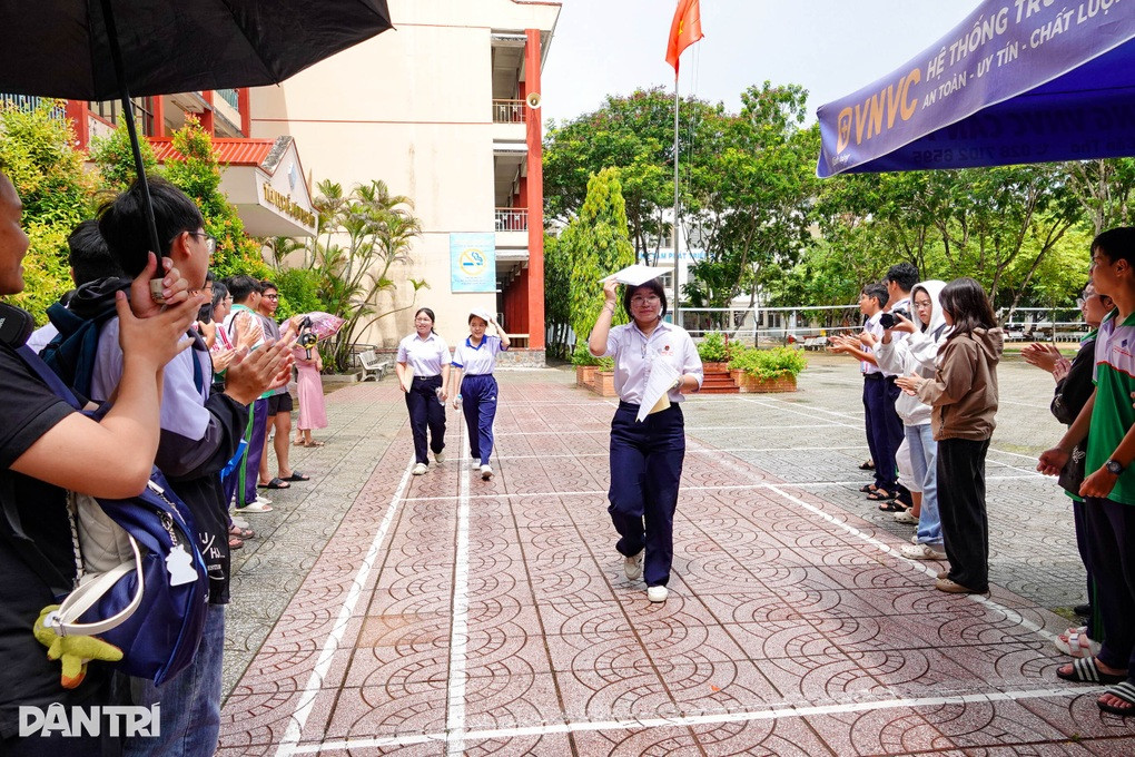 Thí sinh Cần Thơ: Đề thi văn vào lớp 10 dễ đạt 7-8 điểm - 3