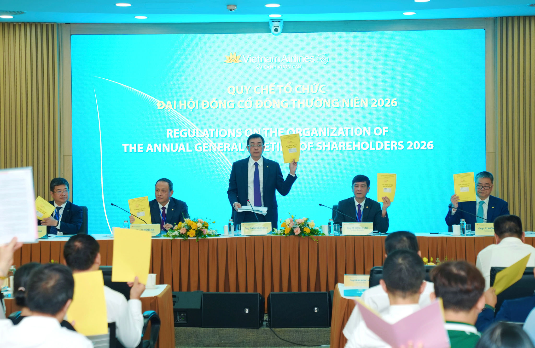 2. Ban Chủ toạ Đại hội cổ đông thường niên 2026 Tổng công ty Hàng không Việt Nam
