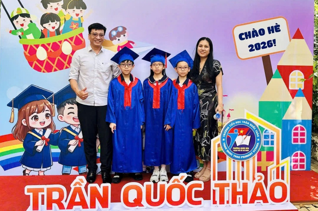 Lần đầu tiên có 3 chị em sinh ba cùng đậu lớp 6 Trần Đại Nghĩa - 1
