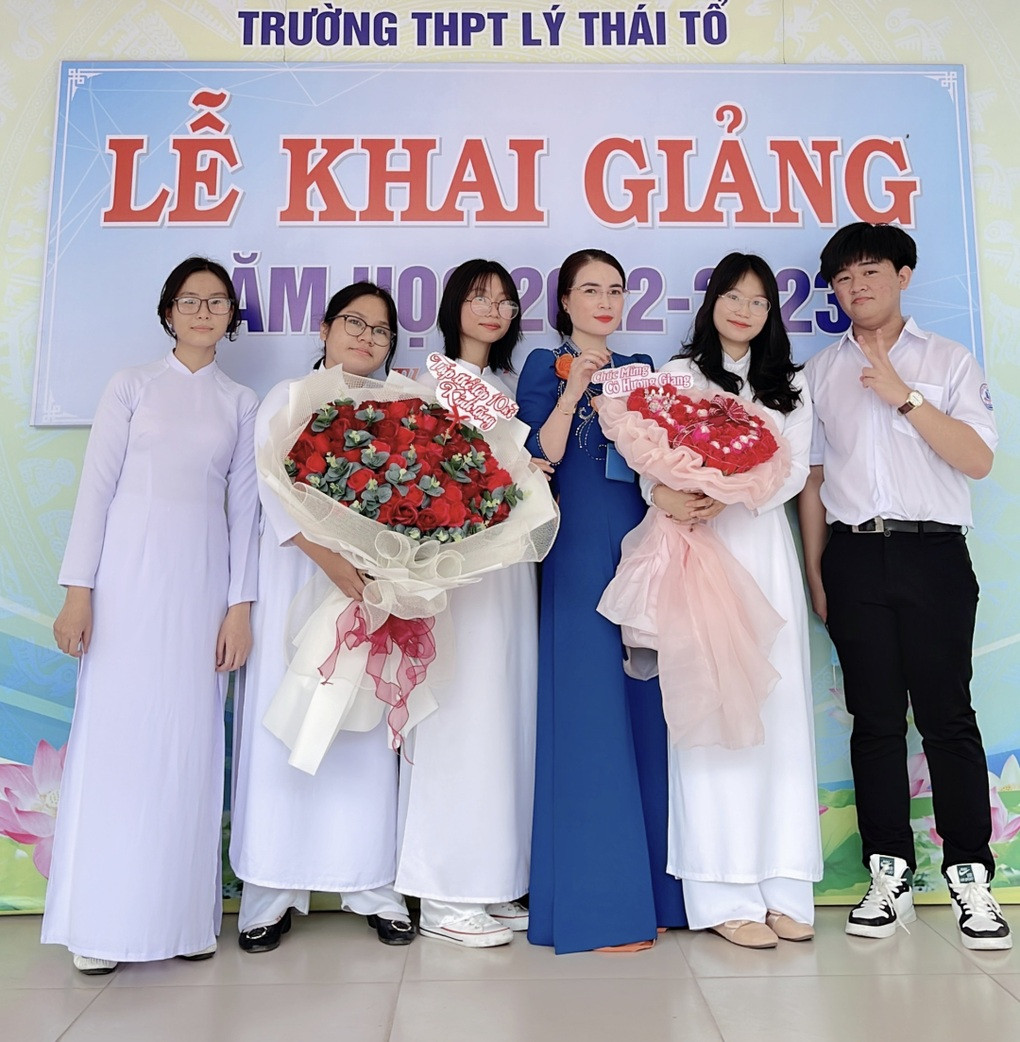Thương mẹ nhặt ve chai, nữ giáo viên kể hành trình được TPHCM “bao dung” - 2