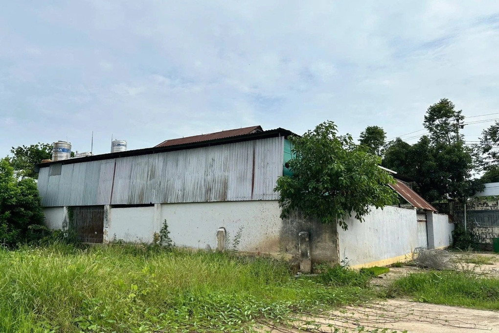 Nguyên hiệu trưởng chiếm 500m2 đất của trường: Bất ngờ lý do xin xây dựng - 2