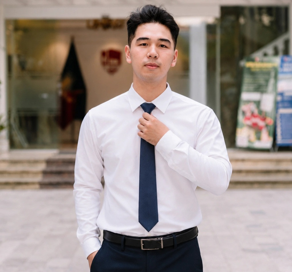 Thủ khoa đầu ra toàn khoá Trường ĐH Kinh tế: Thần tượng của em là bố mẹ - 1