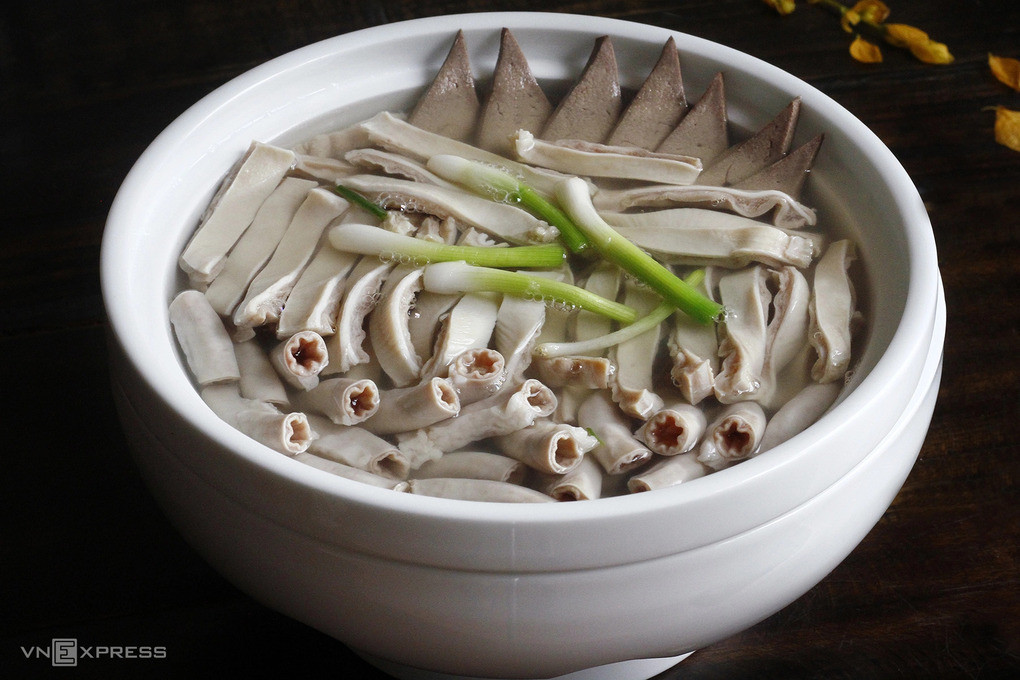 Nội tạng động vật là thực phẩm nên hạn chế. Ảnh minh họa: Bùi Thủy