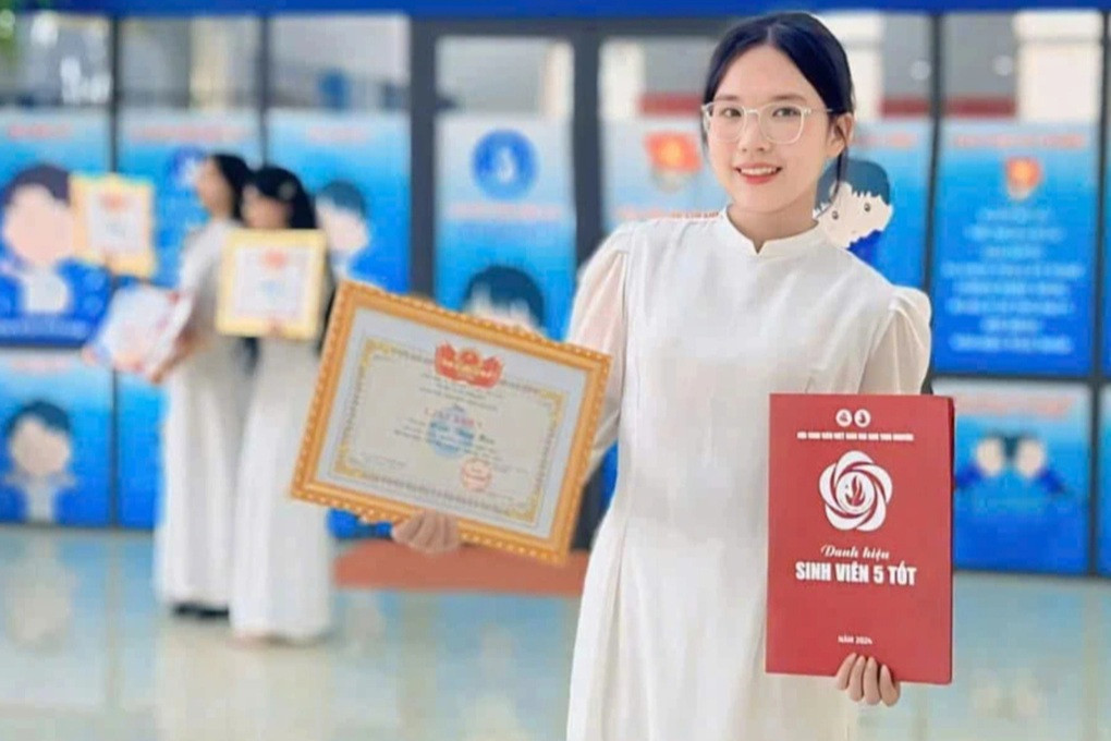 Nữ sinh nhổ lạc, cấy thuê tốt nghiệp thủ khoa với điểm gần tuyệt đối - 4
