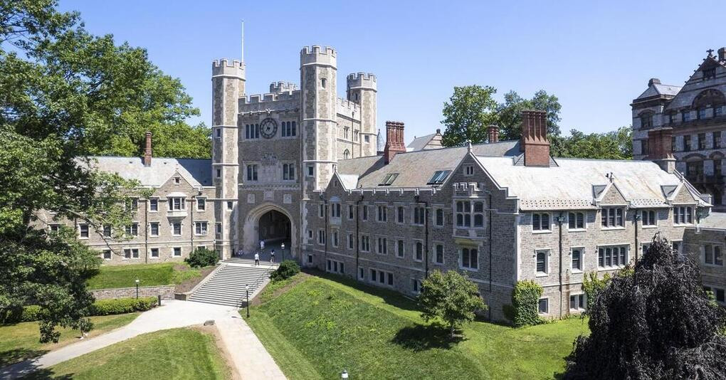 Một góc trong khuôn viên Đại học Princeton, Mỹ. Ảnh: Princeton Alumni Weekly