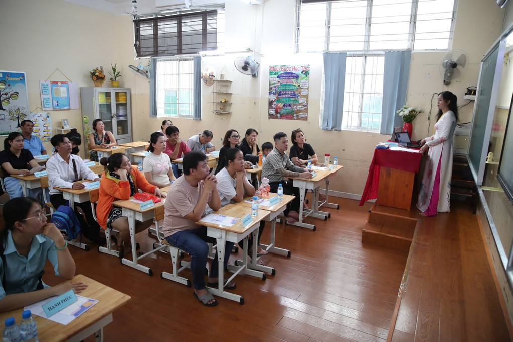 GS.TS. Huỳnh Văn Sơn chia sẻ về câu hỏi có thể thay đổi một đứa trẻ - 2
