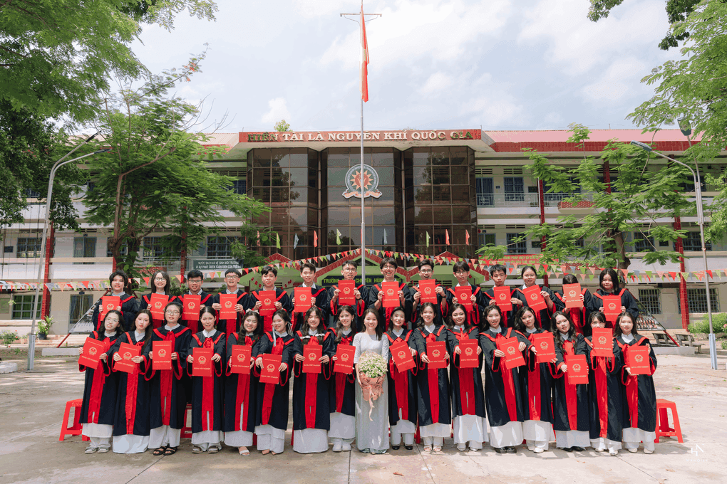 Một lớp ở TPHCM có 100% học sinh đậu đại học top đầu - 2