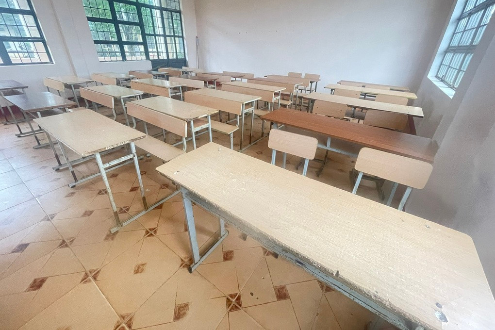 Xôn xao phụ huynh, giáo viên kêu gọi đóng đến 500.000 đồng mua bàn ghế - 2