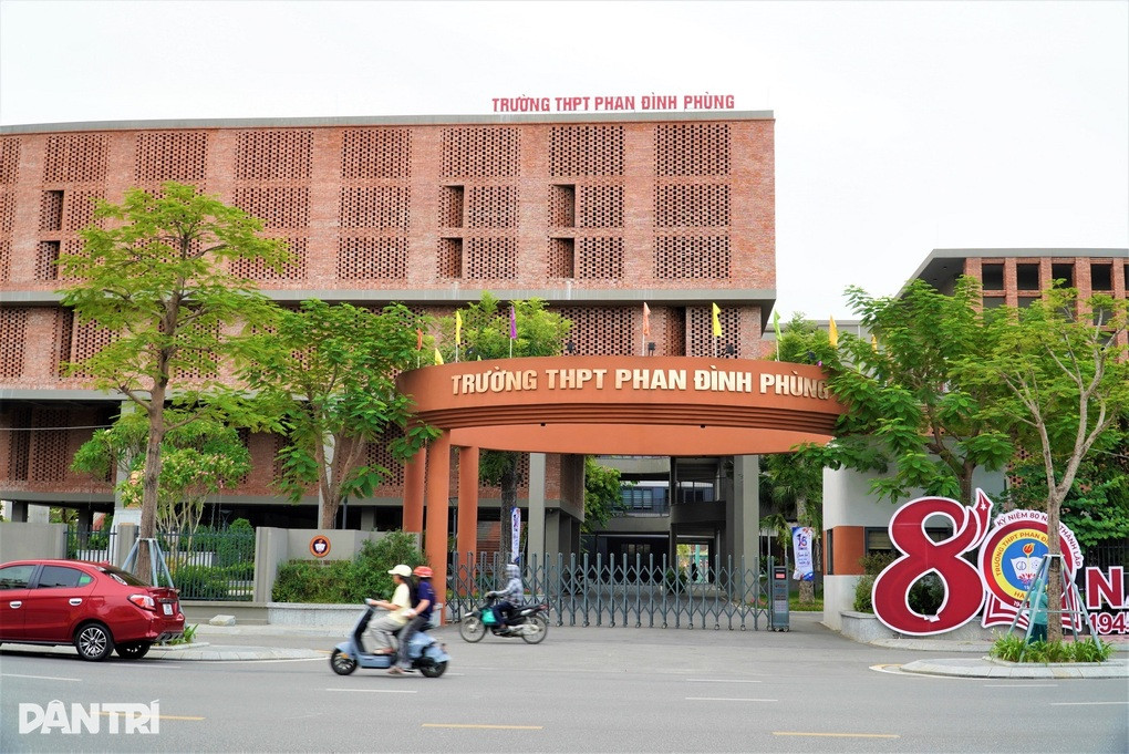 Thầy hiệu trưởng nói lý do xin trở lại bục giảng sau gần 20 năm làm quản lý - 2