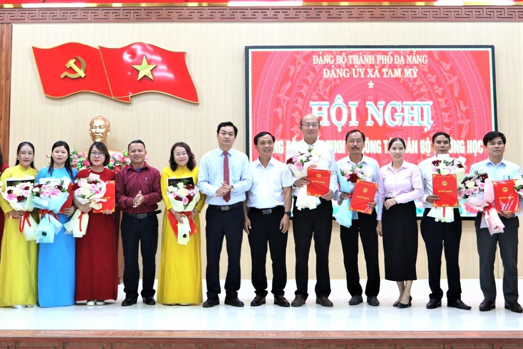 Hàng chục hiệu trưởng, hiệu phó xin làm giáo viên sau khi giảm 16 trường - 1