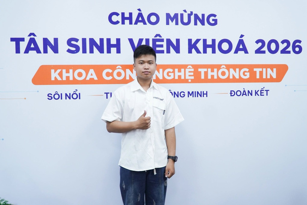 Dàn tân sinh viên nổi bật “đổ bộ” một trường đại học ở TPHCM - 2