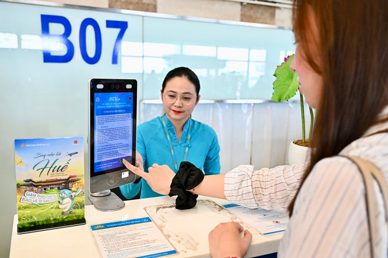 'Bay nhẹ tới Huế', thêm một hành trình xanh cùng Vietnam Airlines- Ảnh 4.