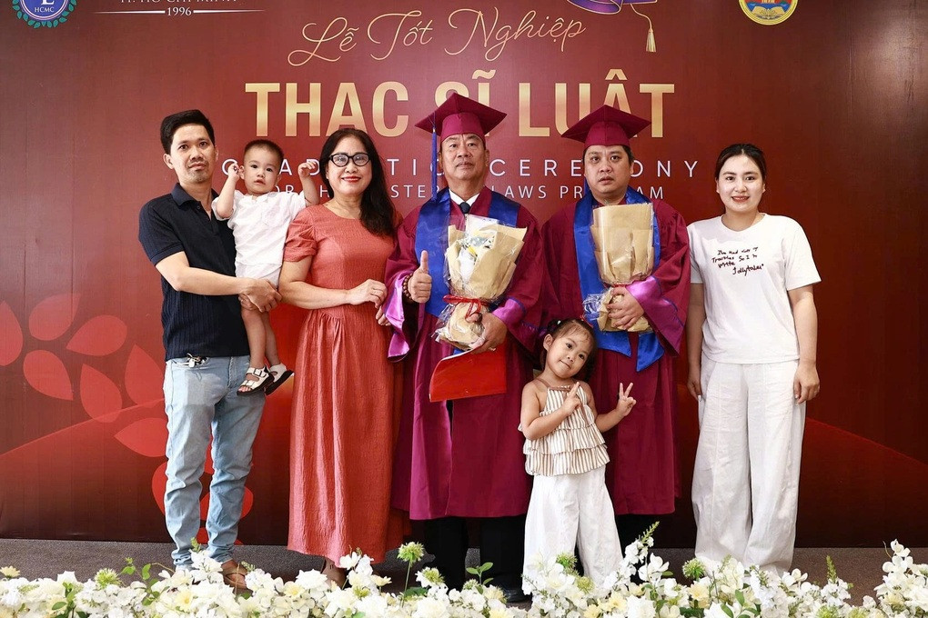 Cựu binh tốt nghiệp Thạc sĩ Luật tuổi 70: “Học thêm không bao giờ là muộn” - 2