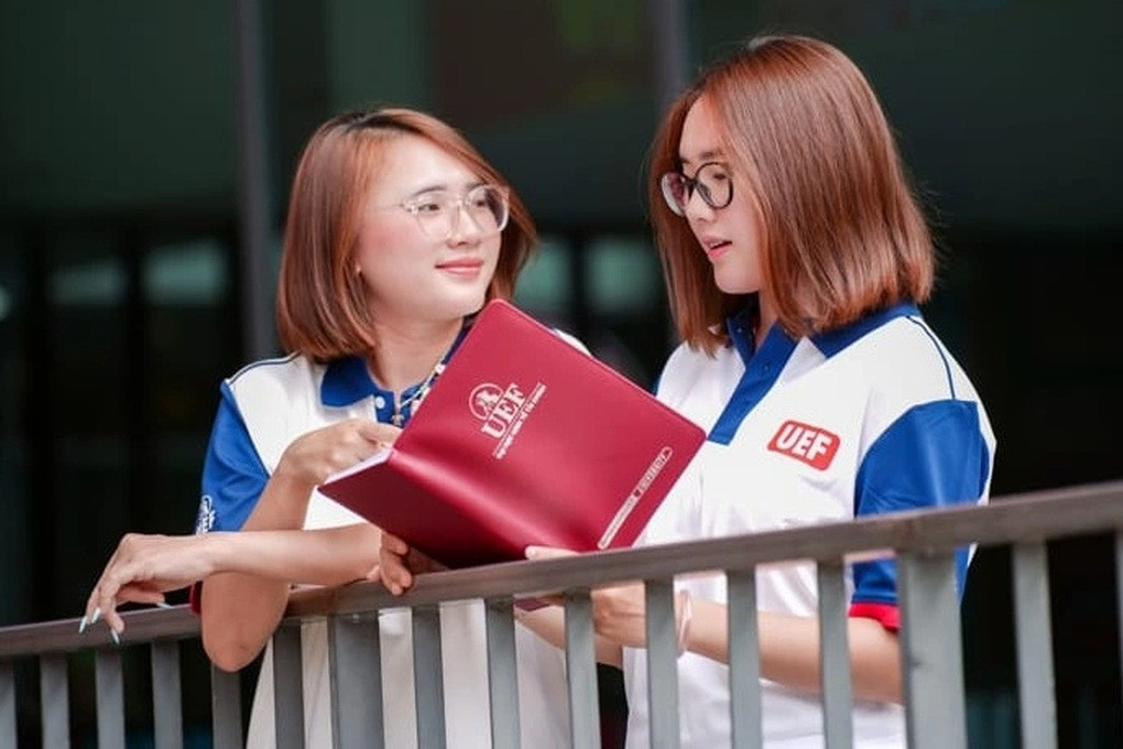 Những cặp song sinh gây ấn tượng trong ngày đầu vào giảng đường đại học - 4
