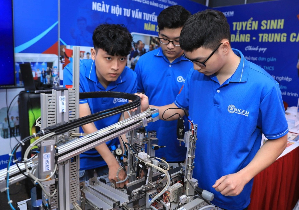 “Cú hích” nào khiến thí sinh đổ xô học ngành STEM? - 2