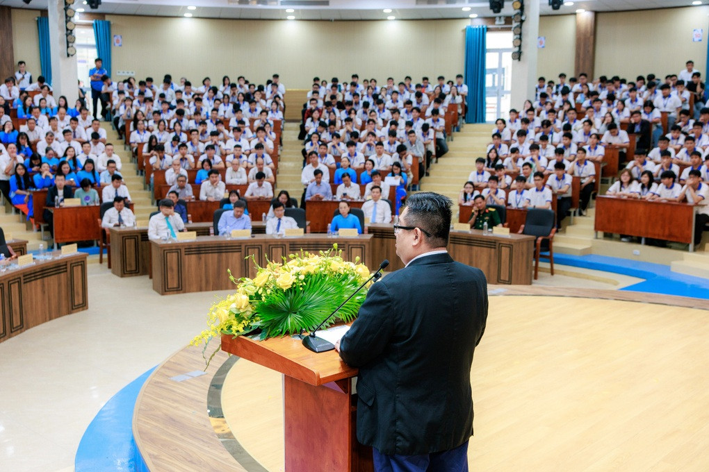 Thấm thía lời gan ruột của các hiệu trưởng gửi tân sinh viên đầu năm học - 3