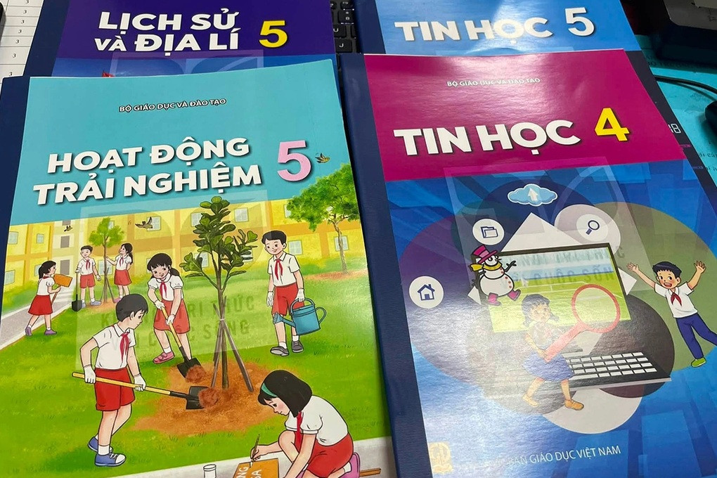 Mẹ tụt huyết áp vì tìm sách giáo khoa, bố “chơi lớn” giải quyết cho con - 2