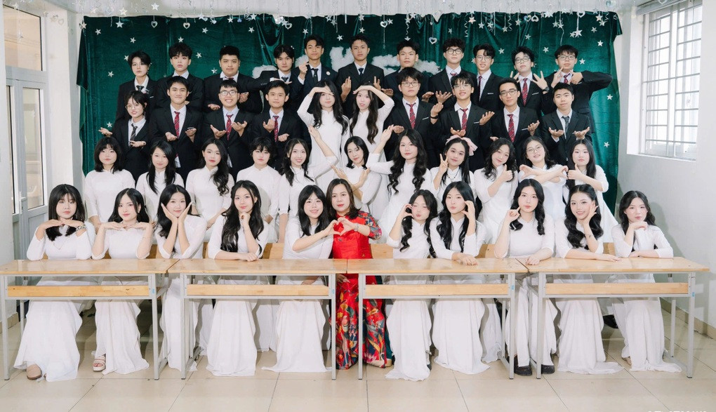 Một lớp có 36 học sinh đạt 8.0 IELTS, 29 em SAT 1.500, 8 học bổng toàn phần - 1