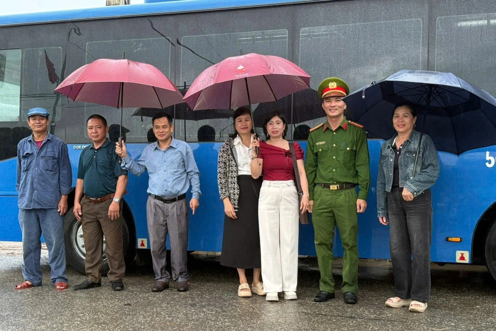 Vụ 149 học sinh chưa đến trường: Có xe đưa đón, 138 em vẫn không đi học - 1