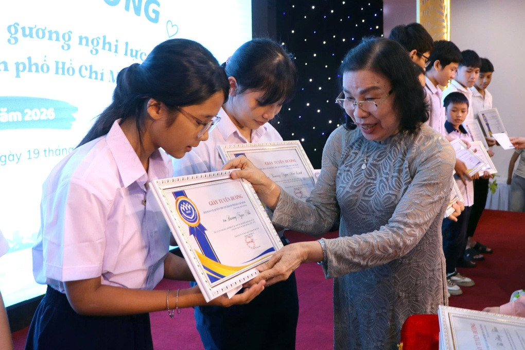 Tuyên dương 149 học sinh nghị lực, vượt khó học giỏi - 3