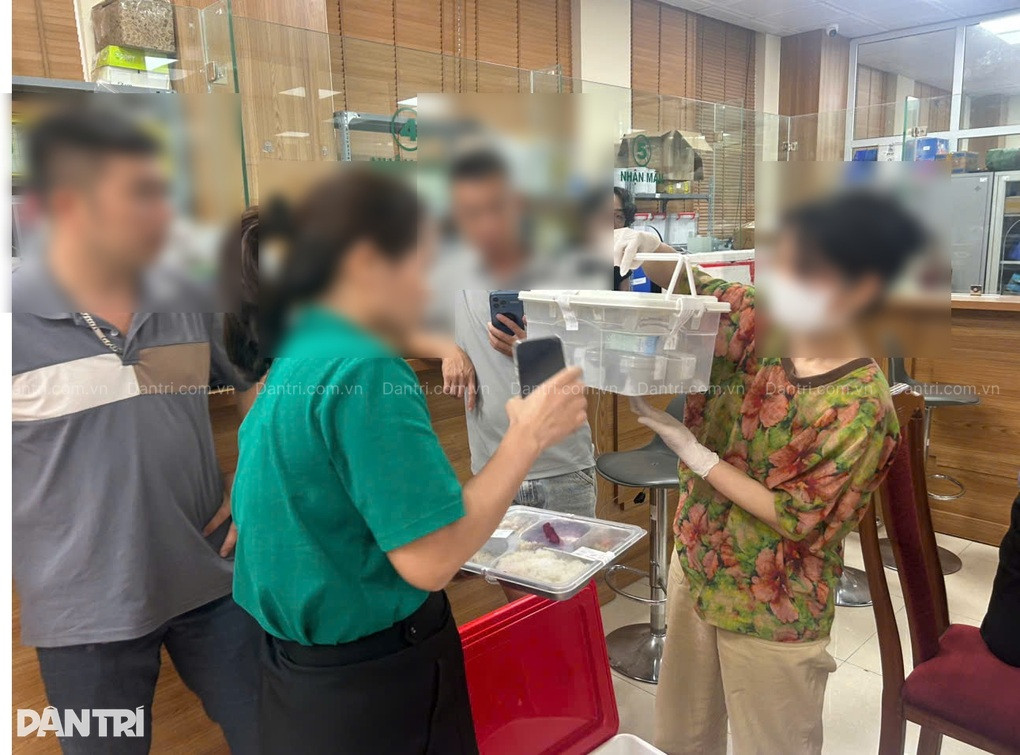 Vụ suất ăn toàn tóp mỡ: Phụ huynh loay hoay đi kiểm nghiệm mẫu thức ăn - 2