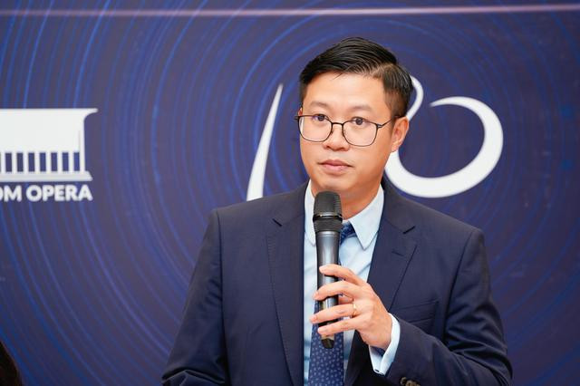 Nhạc trưởng hơn 20 năm dẫn dắt Nhà hát Opera Hoàng gia Anh cùng dàn nhạc London trình diễn tại Hà Nội - Ảnh 1.