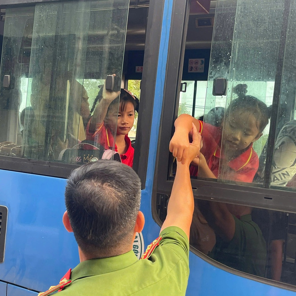 Sau đối thoại với Phó Chủ tịch tỉnh, 127 học sinh vẫn chưa tới lớp - 1