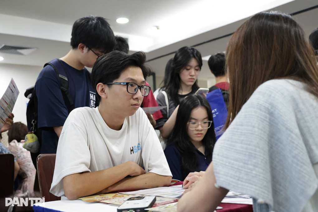 Hồ sơ du học: IELTS hay điểm trung bình chung các năm quan trọng hơn? - 2