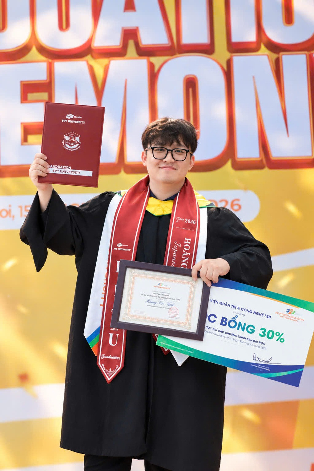 Từng không biết học để làm gì, thợ cơ khí trở thành thủ khoa ở tuổi 27 - 3