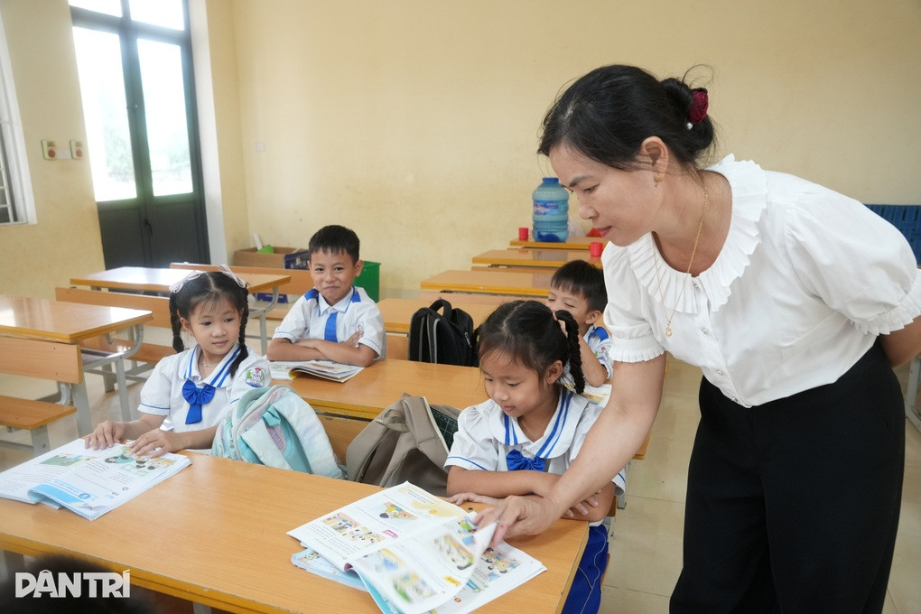 Nữ giáo viên nghẹn lòng khi chỉ 3 học sinh đến lớp, phụ huynh rời nhóm Zalo - 3