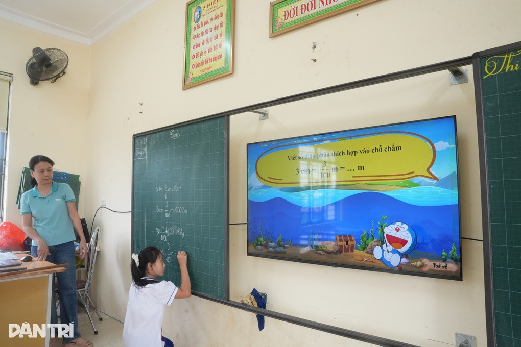 Nữ giáo viên nghẹn lòng khi chỉ 3 học sinh đến lớp, phụ huynh rời nhóm Zalo - 1