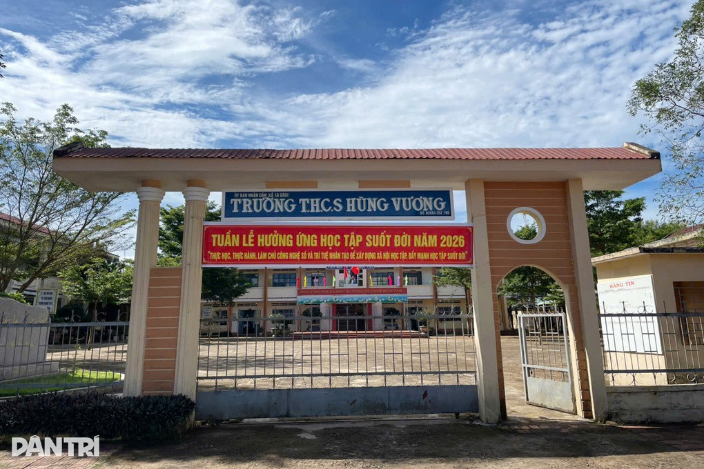 Vụ đóng đến 500.000 đồng mua bàn: Trả lại hơn 26 triệu đồng cho phụ huynh - 2