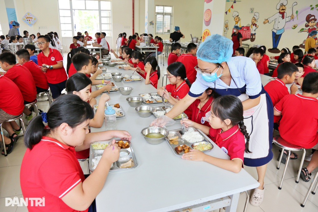 Chính phủ chỉ đạo không để tham nhũng, tiêu cực khi tổ chức ăn bán trú - 1