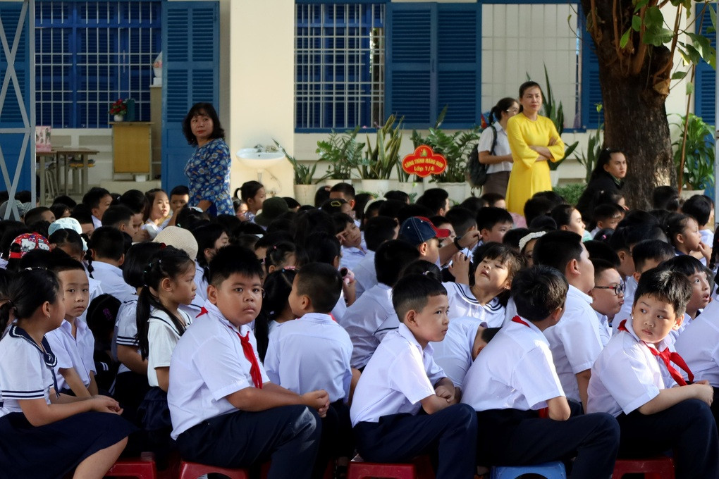 Cách đặt tên lớp ở siêu trường hơn 10.500 học sinh - 1