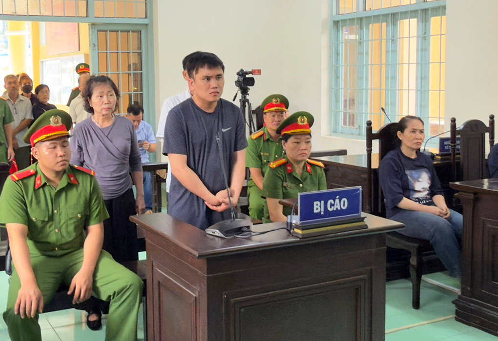 Bị cáo Nguyễn Văn Bảo Trung khi nghe Tòa tuyên án. Ảnh: An Bình