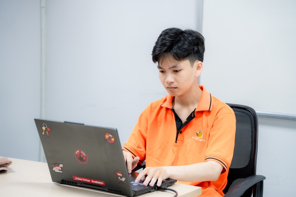 Sinh viên phát hiện 4 lỗ hổng bảo mật được cấp mã quốc tế - 3