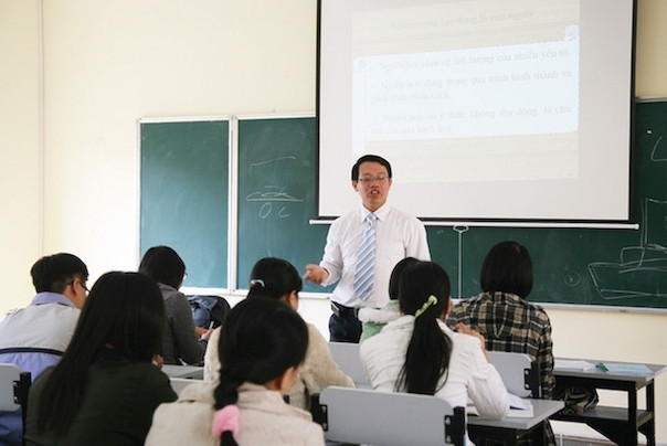 Bộ GDĐT trả lời về tiền dạy thêm giờ khi chưa được bổ nhiệm chức danh giảng viên