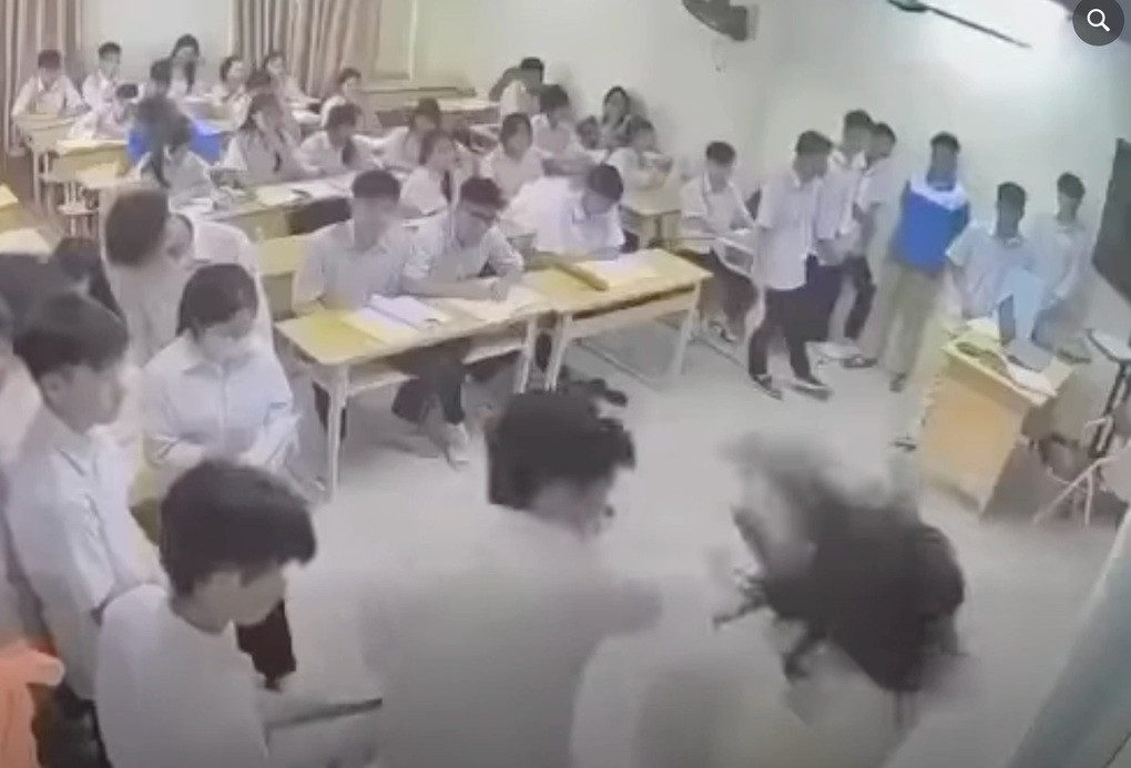 Hà Nội: Xác minh thông tin học sinh lao lên bục giảng đánh cô giáo - 1