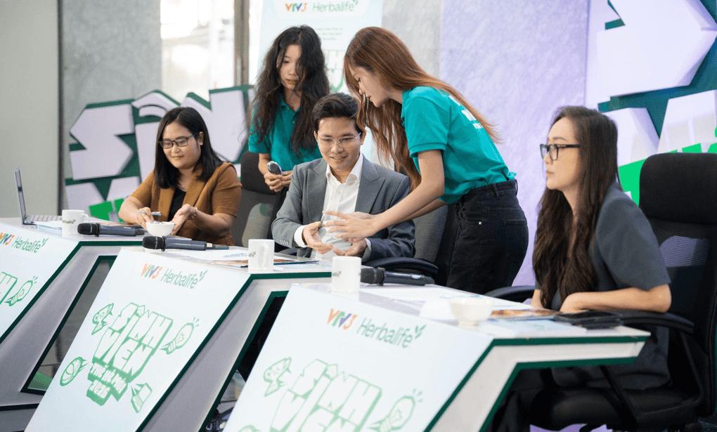 Đội thi Trường Đại học Đại học Khoa học Xã hội và Nhân văn - ĐHQG Hà Nội gây ấn tượng với Ban giám khảo khi mang nồi cháo đến vòng tuyển chọn. Ảnh: SVTHM 2026