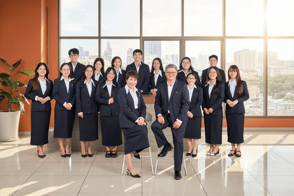 Nhân sự tại UEH. Ảnh: UEH
