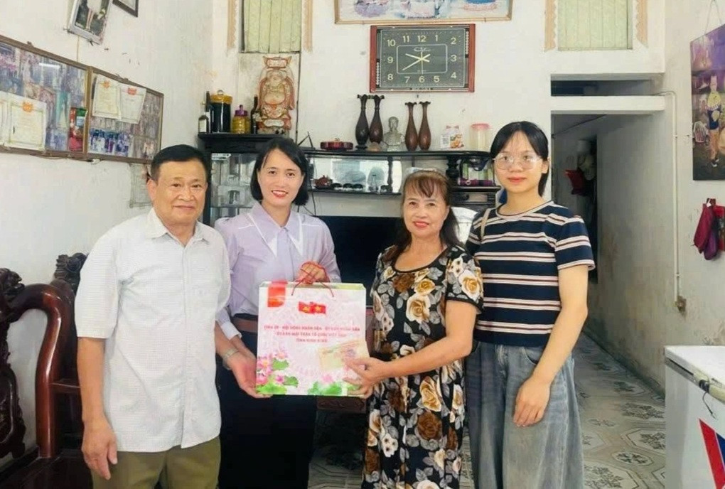 Bỏ việc văn phòng, cô gái xinh đẹp 26 tuổi trúng cử trưởng thôn ở Ninh Bình - 5
